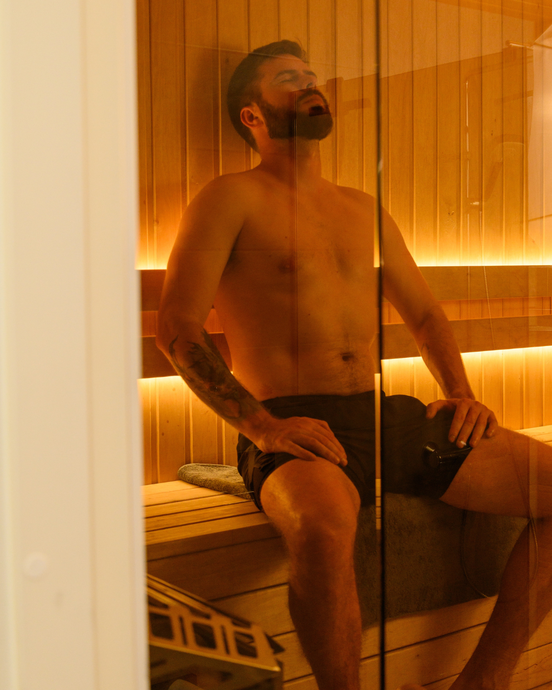 Sauna vs Ice Bath: Which One Should You Choose for Recovery?